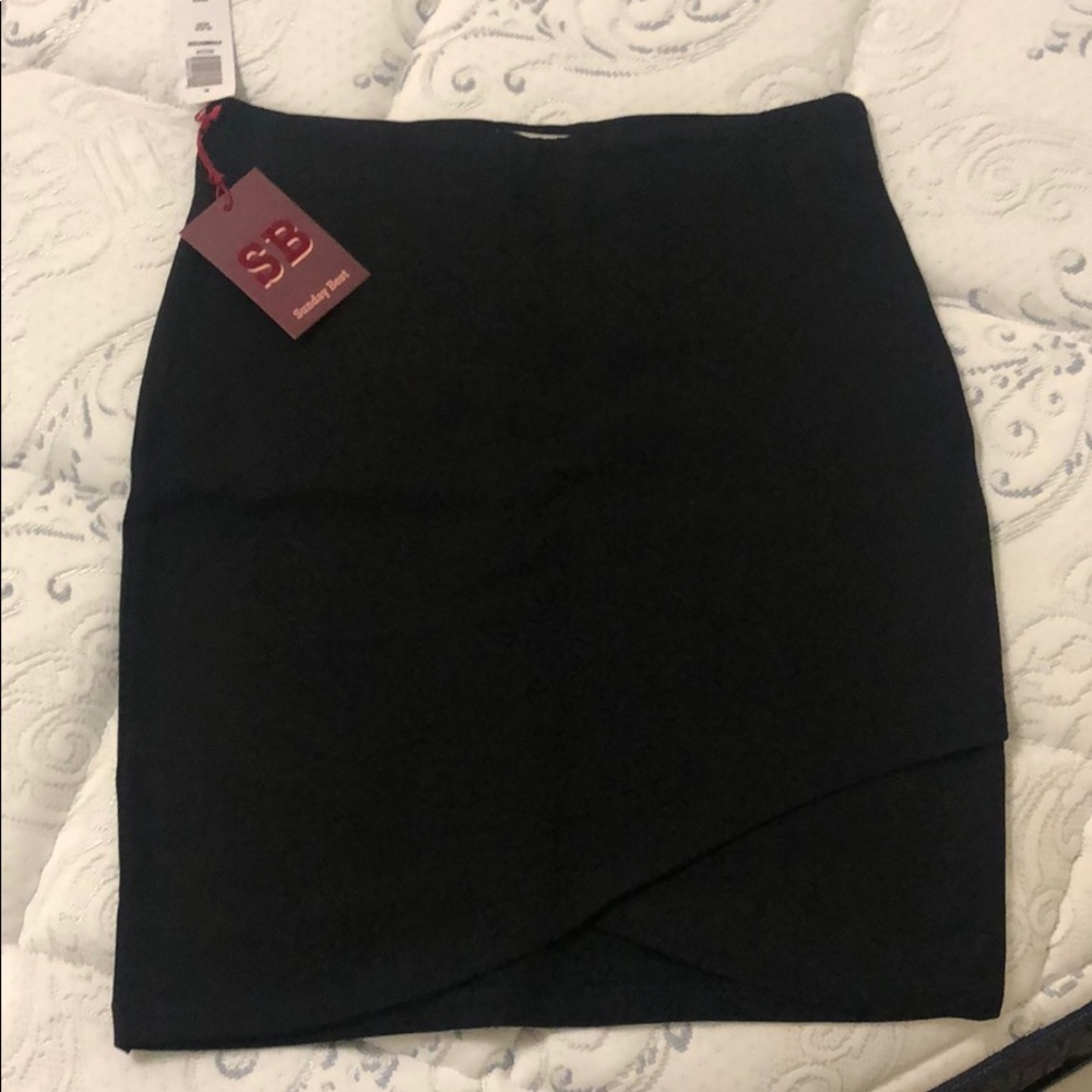 Aritizia Sunday best skirt